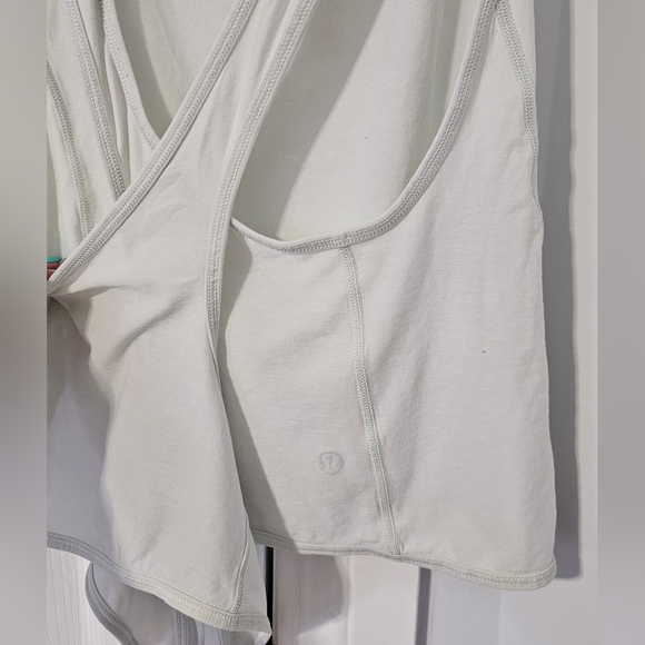 Lululemon mint cropped tie back top. - Picture 3 of 4